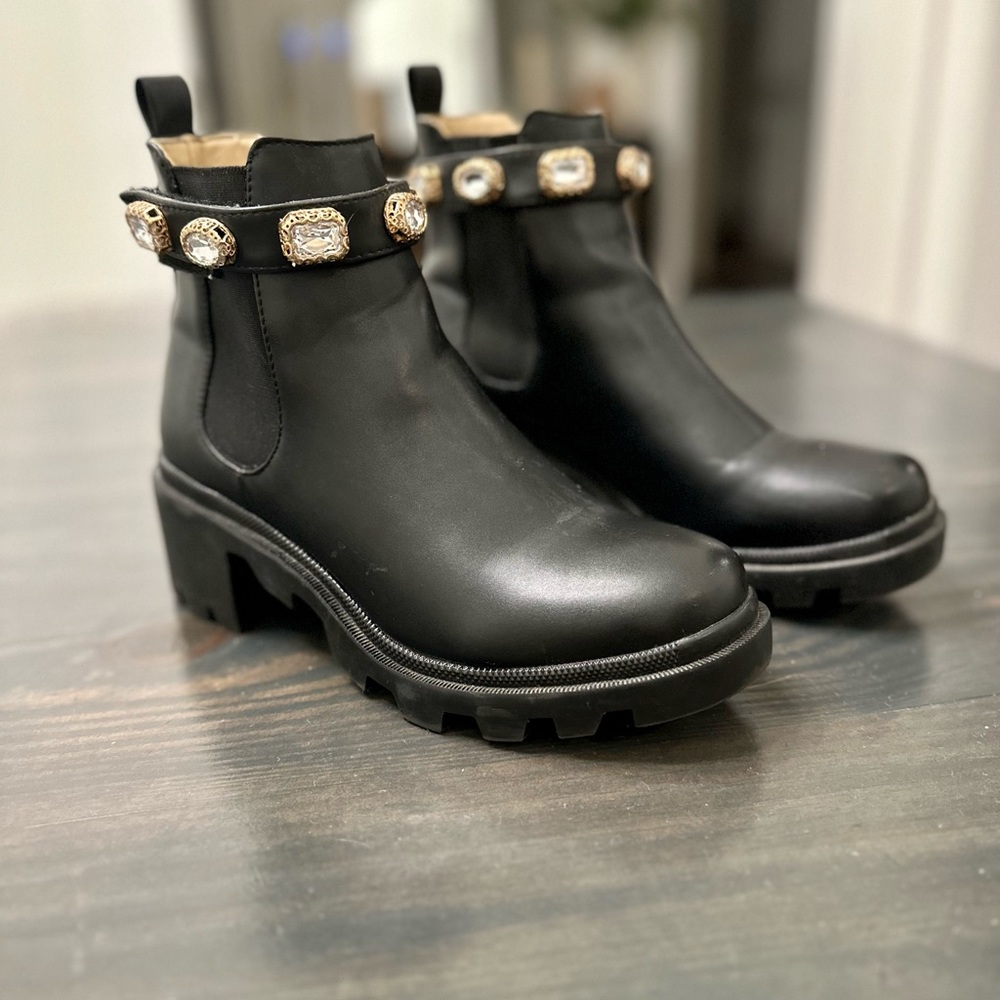 Steve Madden Boots- Amulet Jewel size 8